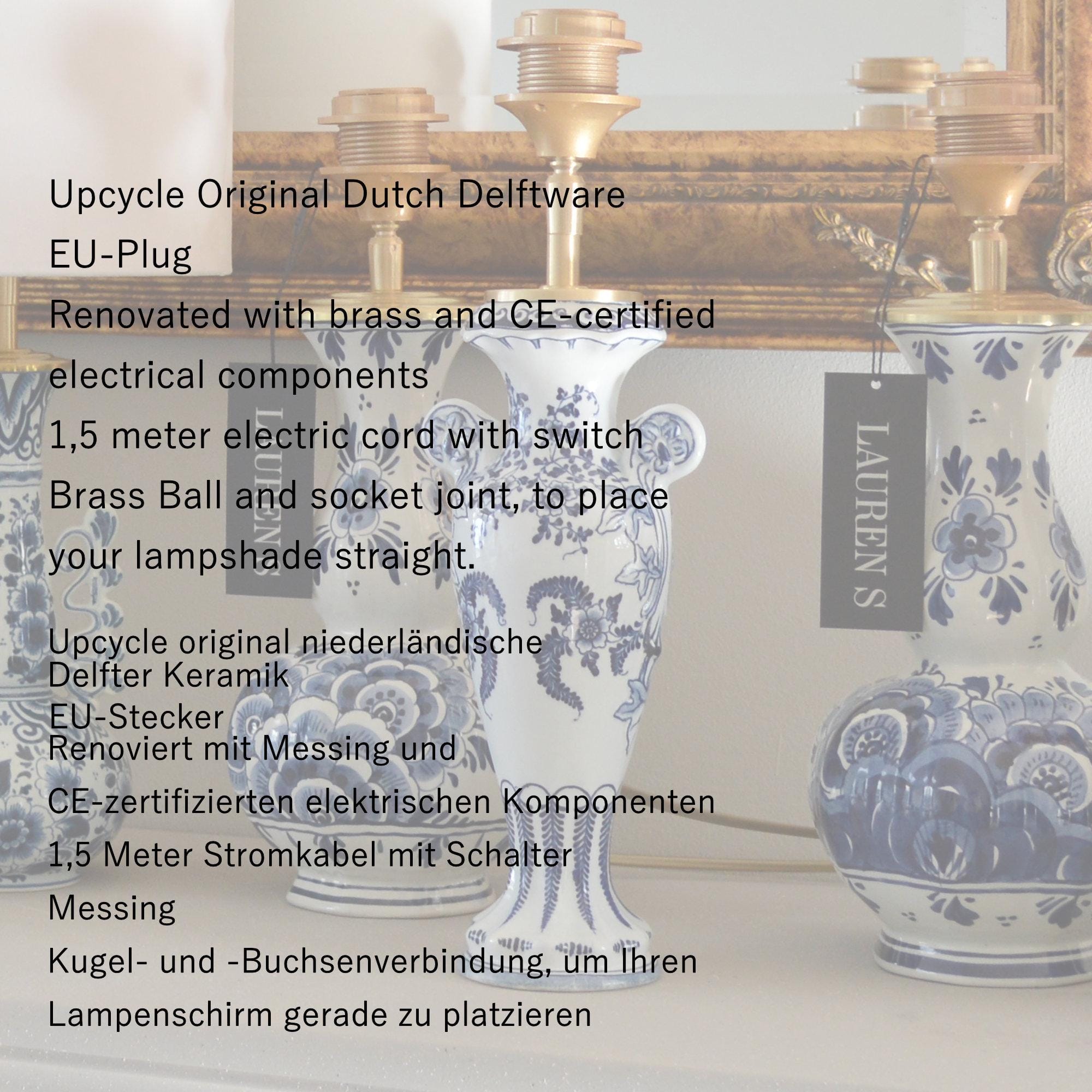 Tafellamp Blauw Wit porselein met groen zijden empire lampenkap, Origineel Delfts blauw Lampenvoet met schuine kap | Lauren S Verlichting