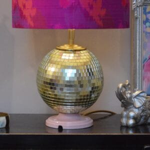 Discobal Lamp Goud met Roze Vintage porselein voet, Discolamp Tafellamp luxe design decor, voor Glam Interieur | Lauren S