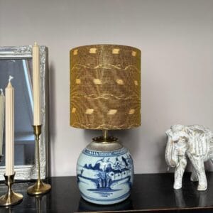 Lampenkap Mosterd goud geel Ikat met Gouden binnenkant, Handgemaakt op maat voor eclectisch interieur in Woonkamer of Slaapkamer | Lauren S
