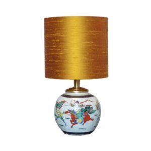 Kleine Tafellamp gemberpot Lamp Chinees porselein met zijden lampenkap in oker goud, voor nachtkastje of op plank | Lauren S Verlichting