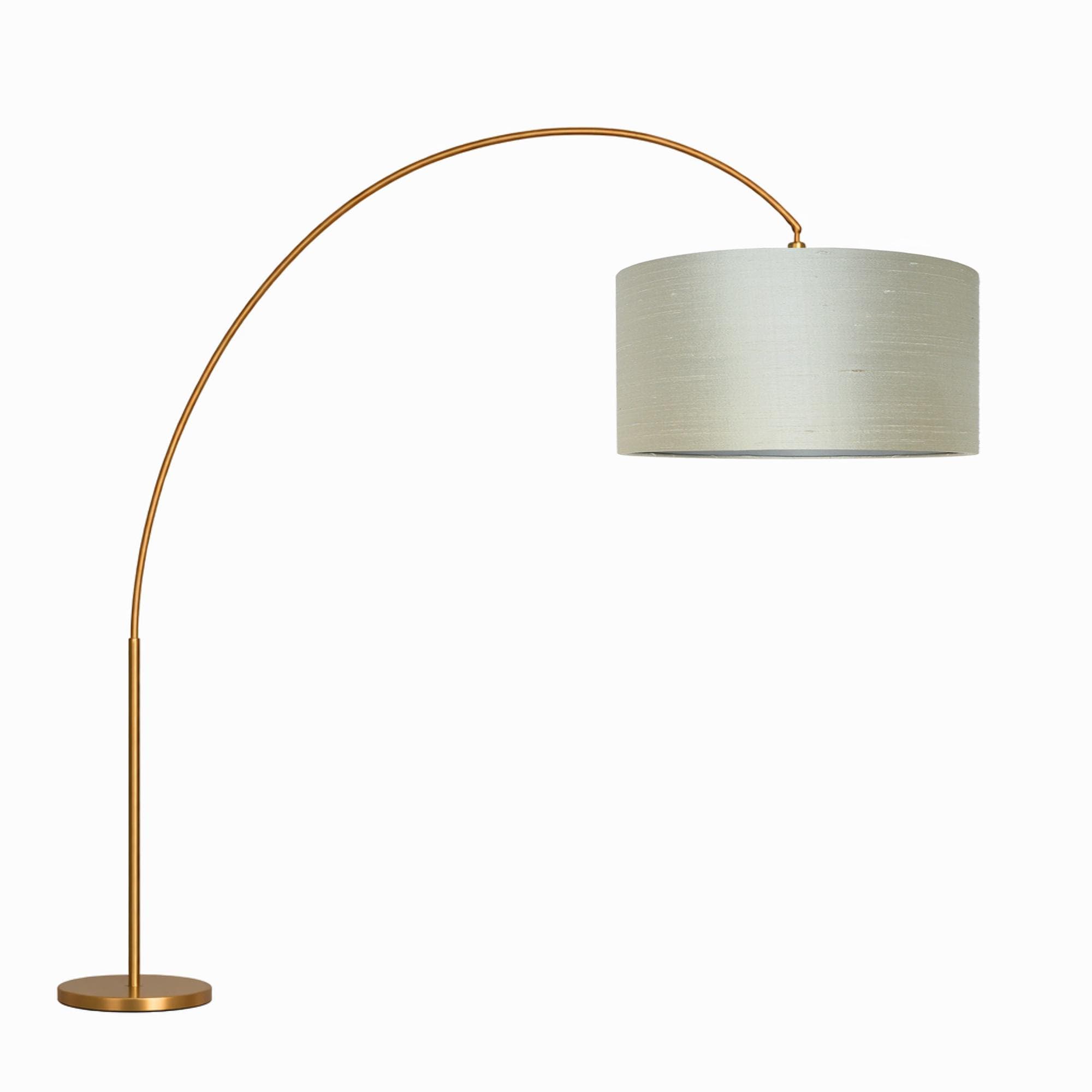 Beige Lampenkap op maat, Luxe Lampenkap Oyster zijde, handgemaakt met gouden binnenkant, staande lamp of hanglamp, groot en klein | Lauren S